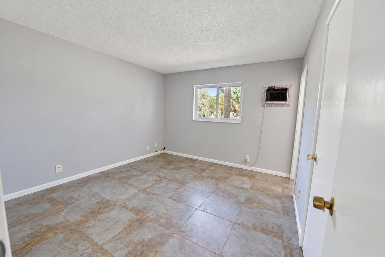220 Lucerne Avenue, Unit 3, Lake Worth Beach, FL 33460 Photo