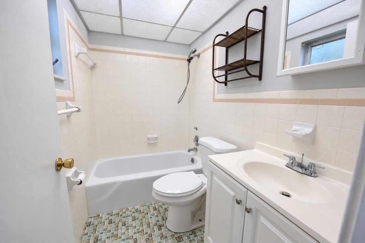 220 Lucerne Avenue, Unit 3, Lake Worth Beach, FL 33460 Photo