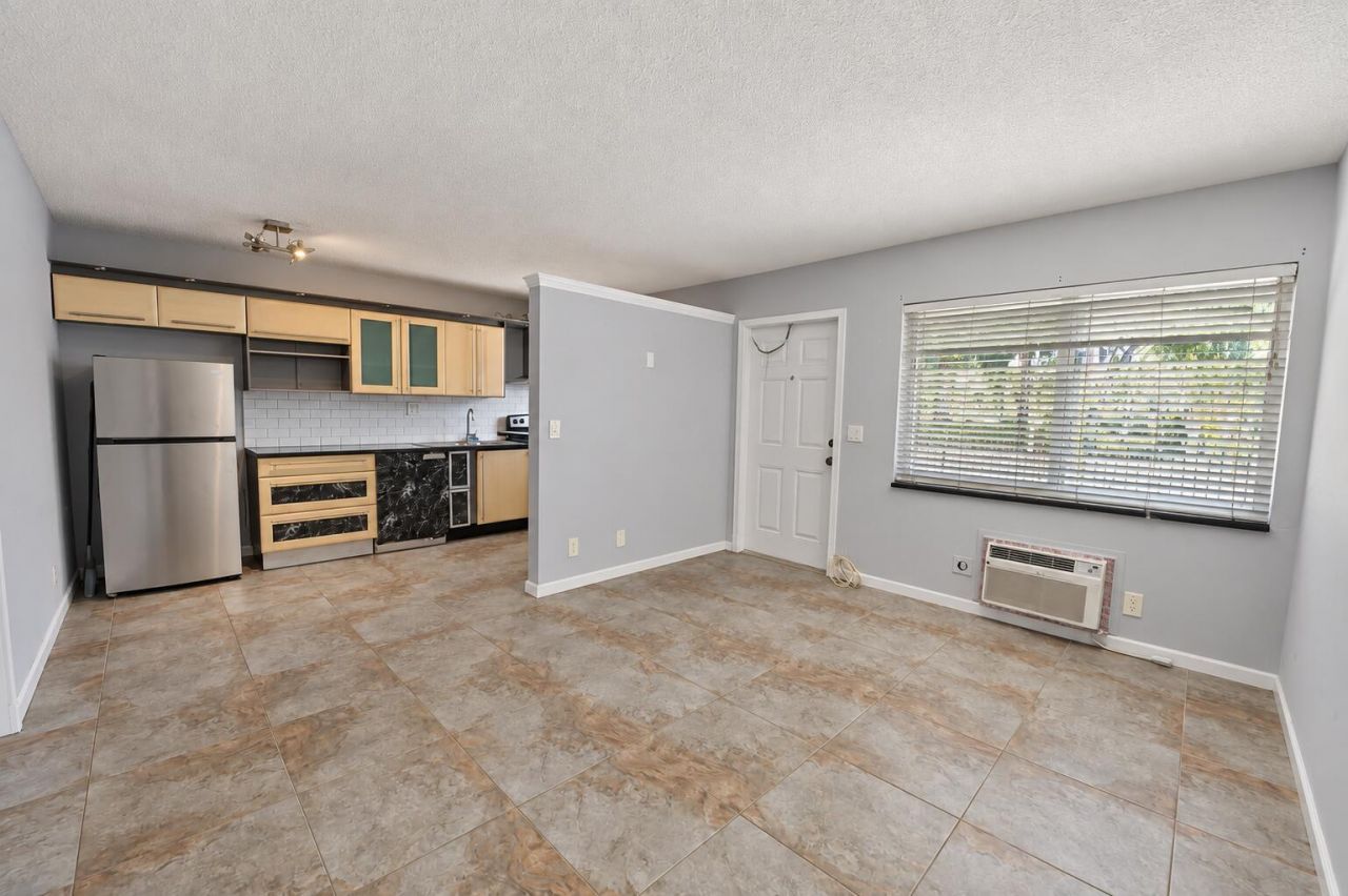 220 Lucerne Avenue, Unit 3, Lake Worth Beach, FL 33460 Photo