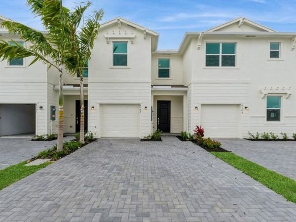 4547 HOLLISTER Avenue, Lake Worth, FL 33463
