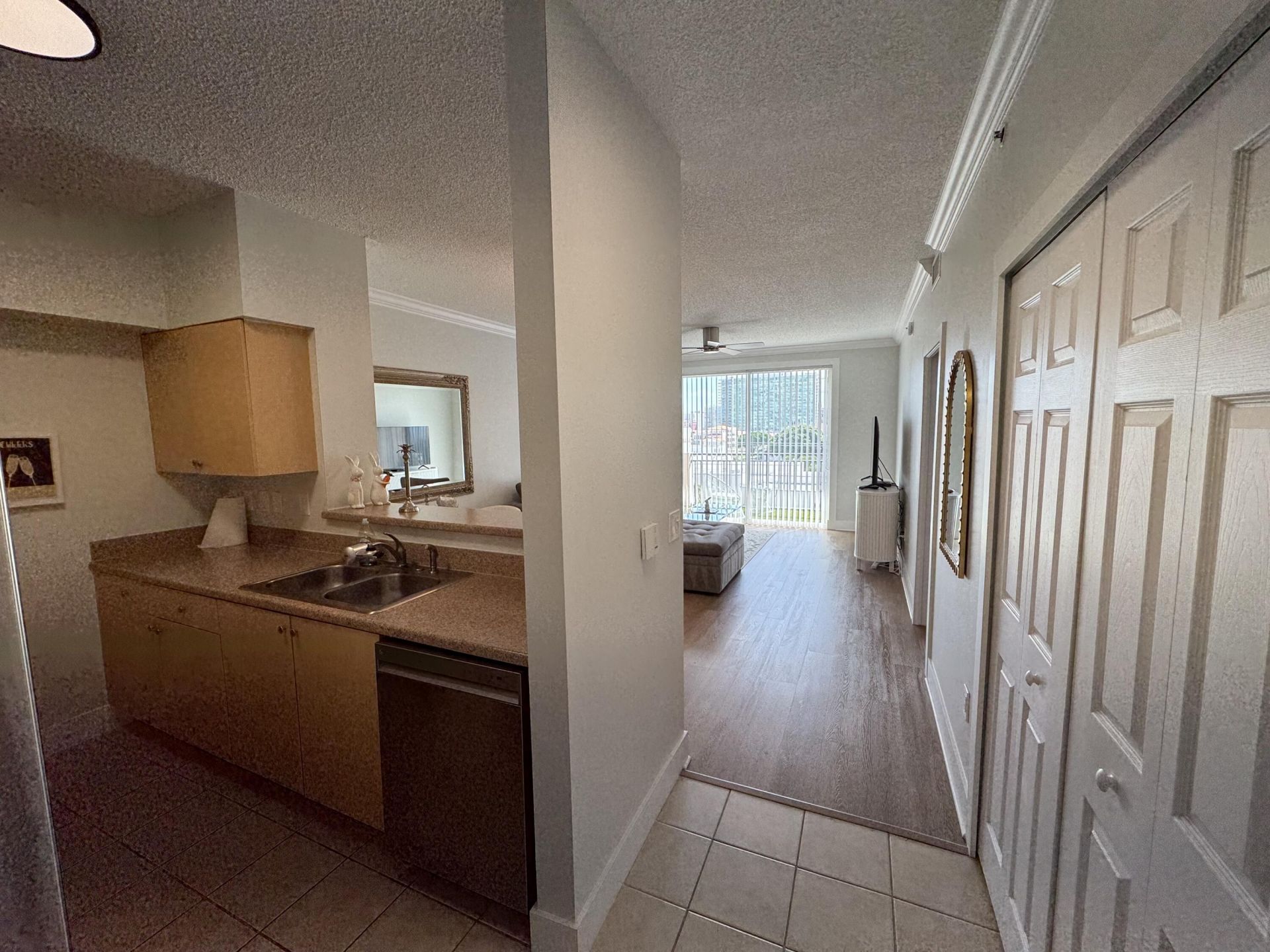 616 Clearwater Park Road, Unit 805, West Palm Beach, FL 33401 Photo