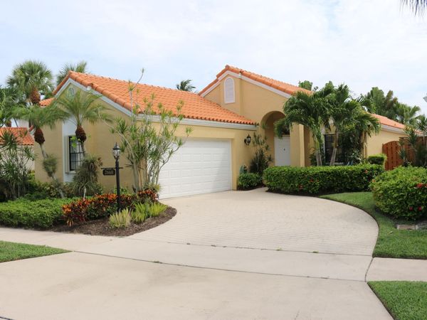 2668 La Lique Circle, Palm Beach Gardens, FL 33410