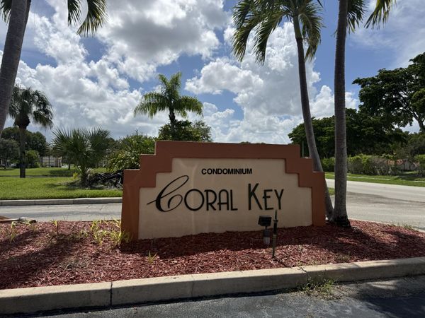 3410 PINEWALK N, Unit 821, Margate, FL 33063