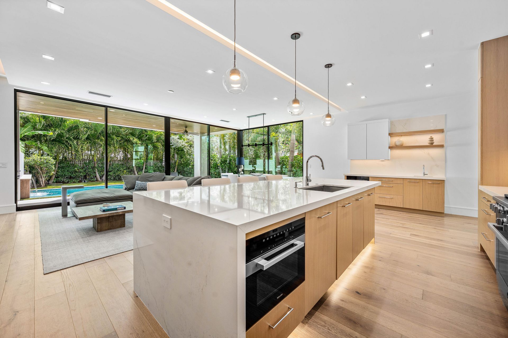 326 NE Wavecrest Way, Boca Raton, FL 33432 Photo