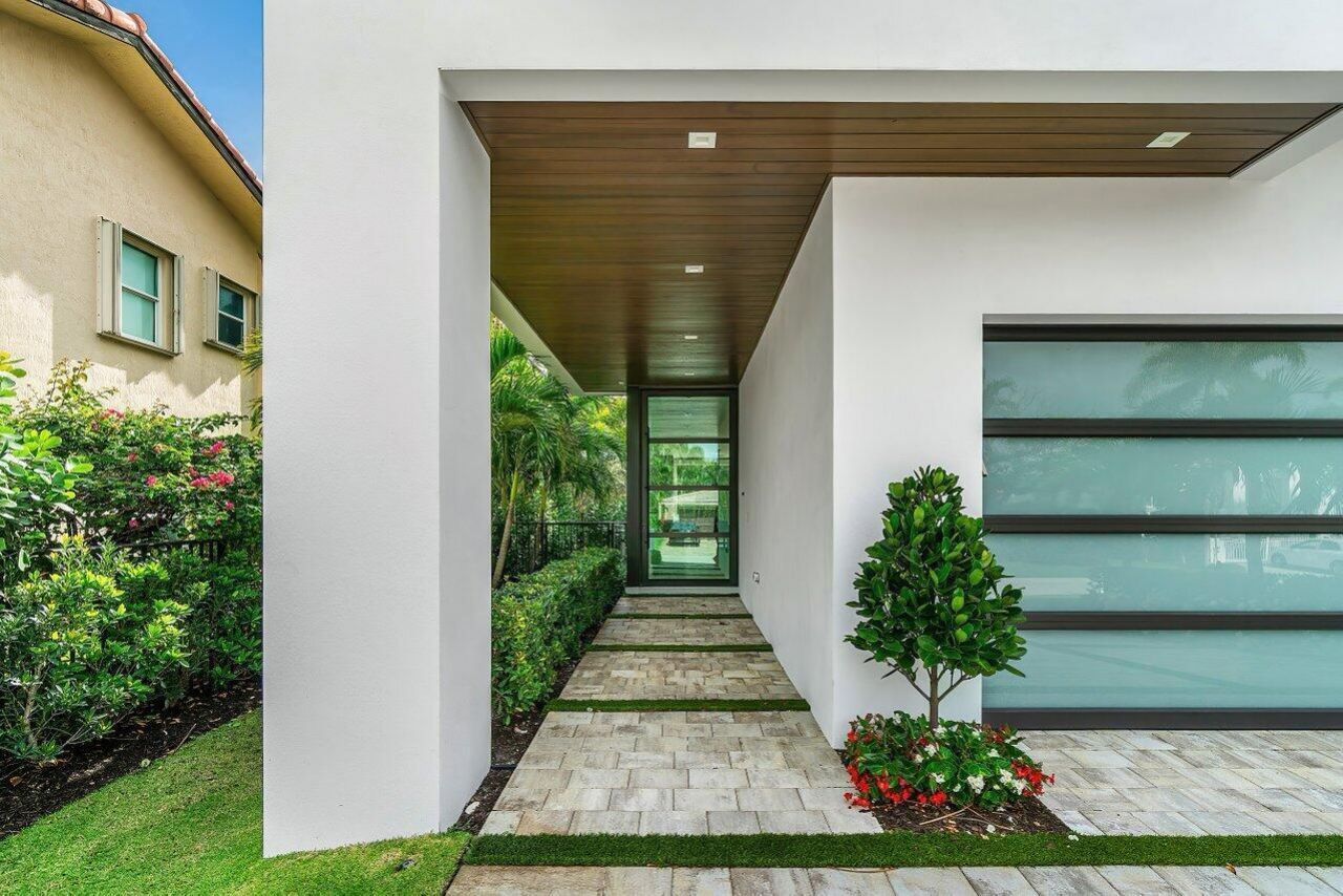 326 NE Wavecrest Way, Boca Raton, FL 33432 Photo