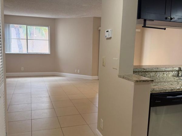 9901 WESTVIEW Drive, Unit 324, Coral Springs, FL 33076