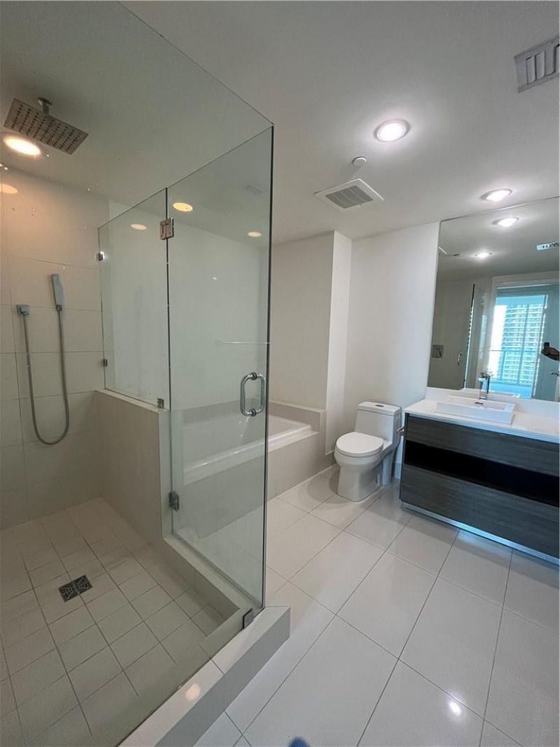 1100 S Miami Avenue, Unit 2204, Miami, FL 33130 Photo