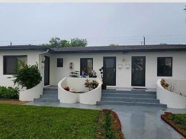 1836 LINCOLN Street, Unit 1, Hollywood, FL 33020