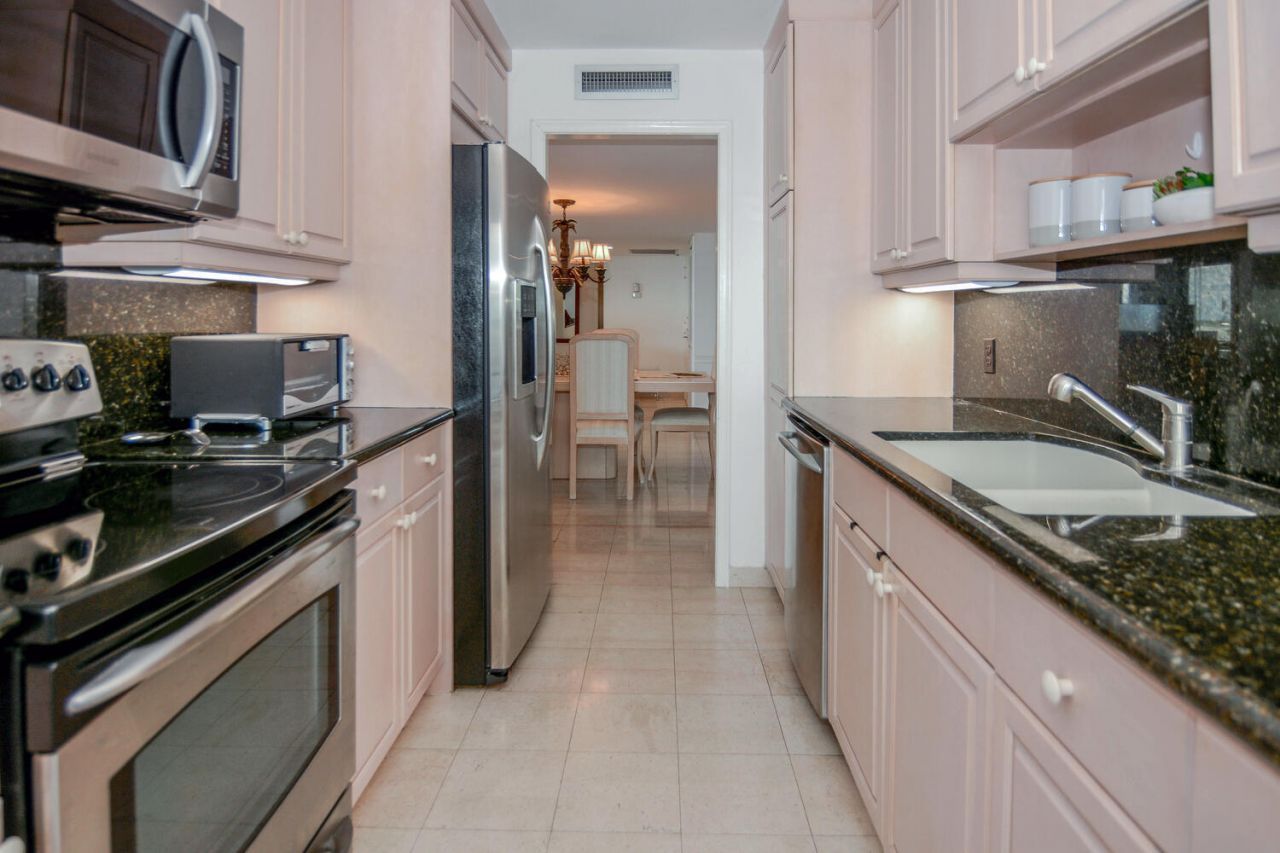 4200 N Ocean Drive, Unit 2-605, Singer Island, FL 33404 Photo