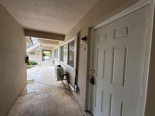 909 SE 14TH Court, Unit 5, Fort Lauderdale, FL 33316