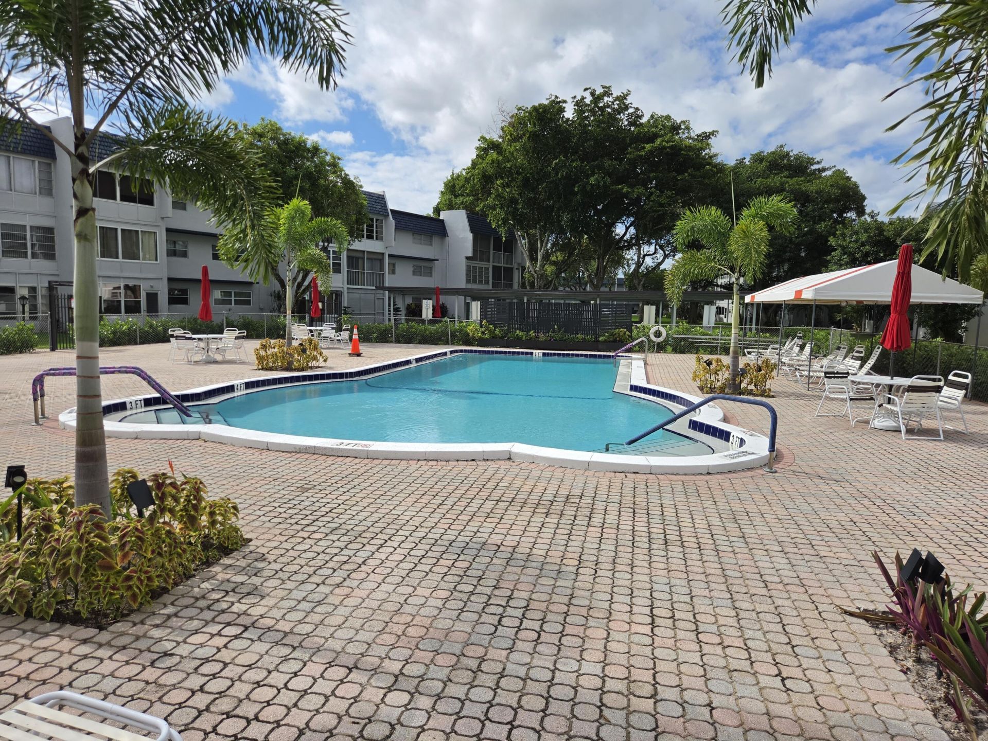 7797 Golf Cir Drive, Unit 303, Margate, FL 33063 Photo