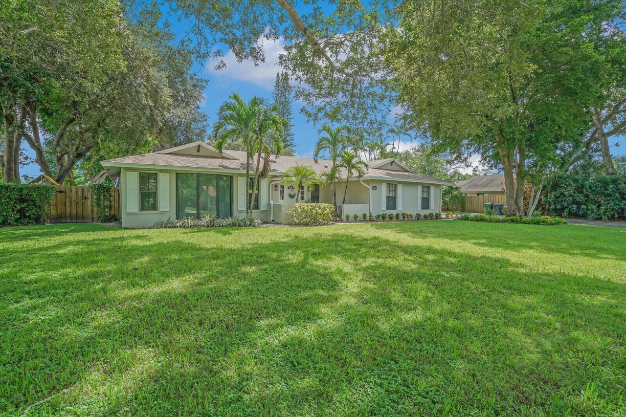 166 Old Country Road S, Wellington, FL 33414 Photo