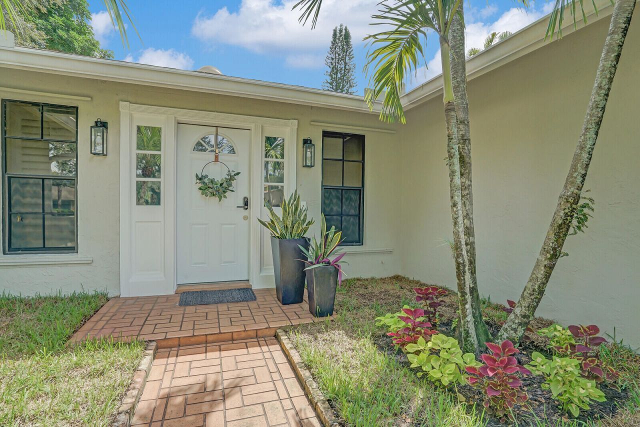 166 Old Country Road S, Wellington, FL 33414 Photo