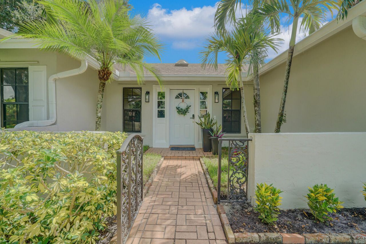 166 Old Country Road S, Wellington, FL 33414 Photo