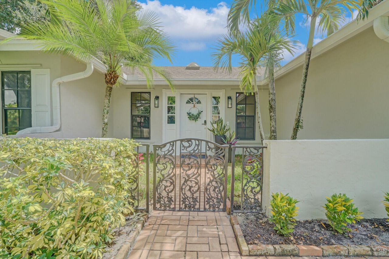 166 Old Country Road S, Wellington, FL 33414 Photo