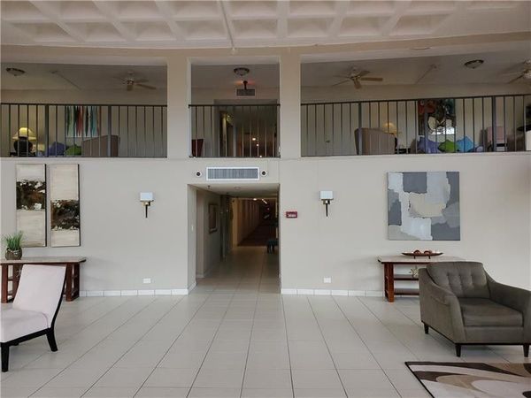 9233 SW 8TH Street, Unit 220, Boca Raton, FL 33428