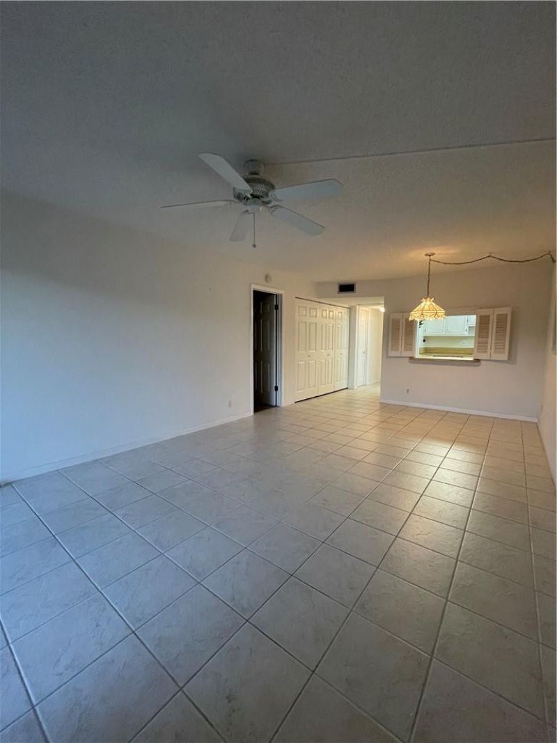 9233 SW 8th Street, Unit 220, Boca Raton, FL 33428 Photo