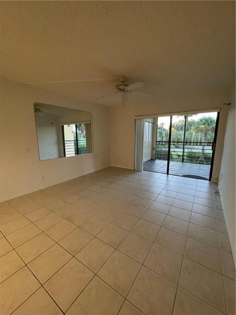 9233 SW 8th Street, Unit 220, Boca Raton, FL 33428 Photo
