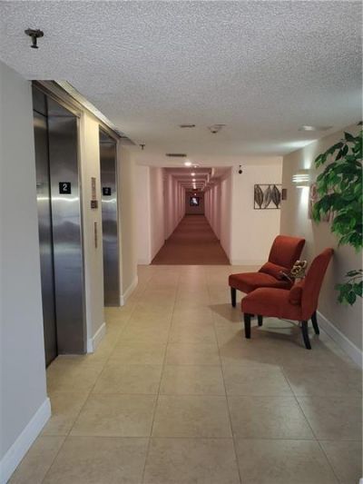 9233 SW 8th Street, Unit 220, Boca Raton, FL 33428 Photo