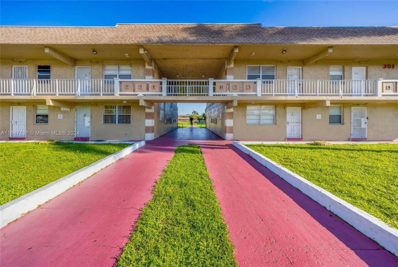 505 NW 177th Street, Unit 131, Miami Gardens, FL 33169 Photo