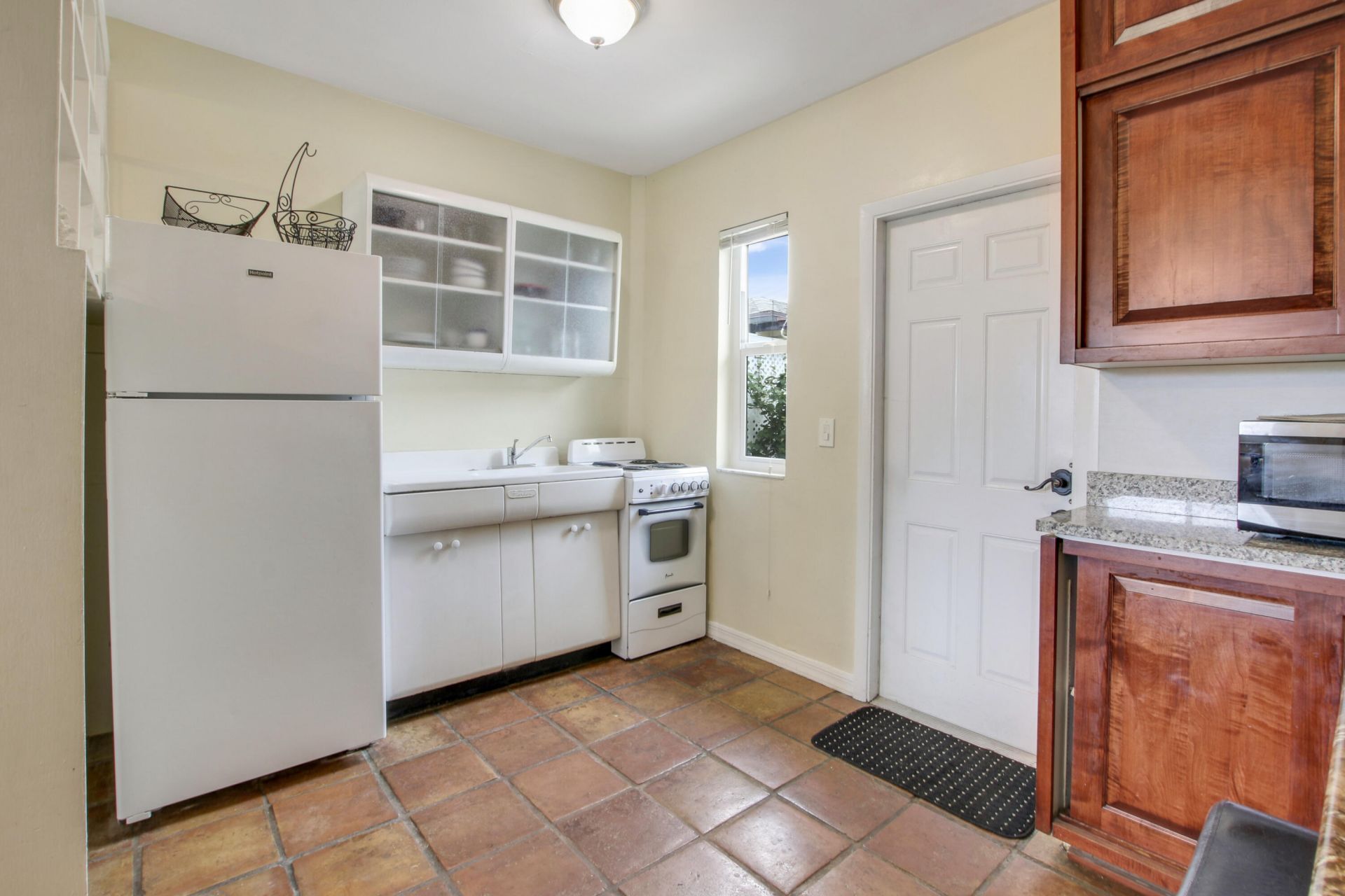 101 Inlet Way, Unit 2, West Palm Beach, FL 33404 Photo