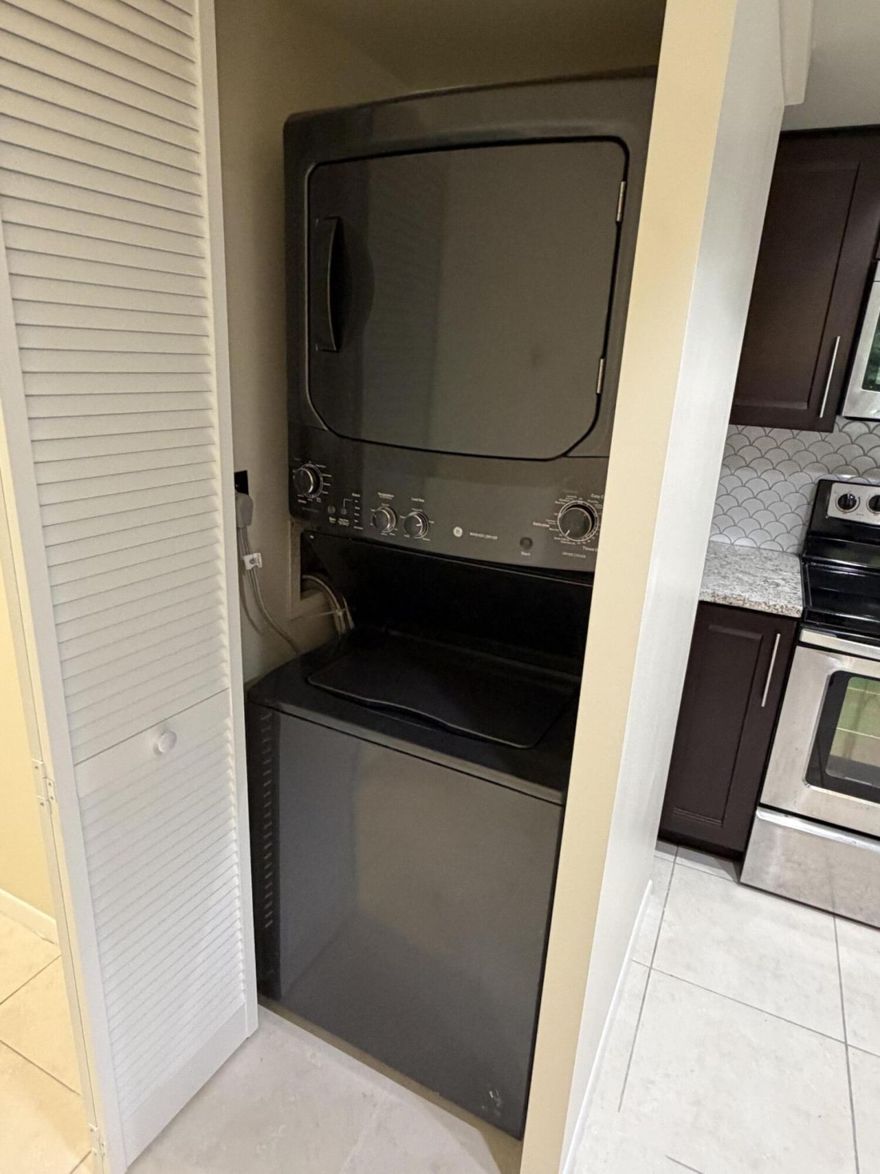 1180 Carlton Court, Unit 207B, Fort Pierce, FL 34949 Photo
