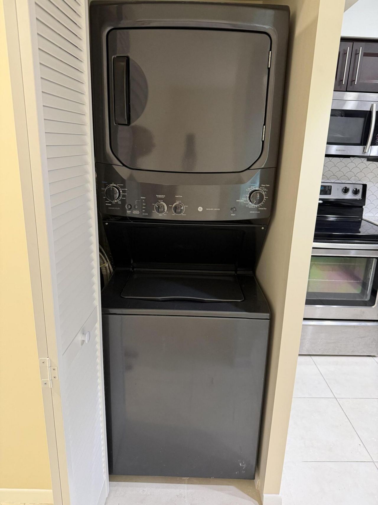 1180 Carlton Court, Unit 207B, Fort Pierce, FL 34949 Photo
