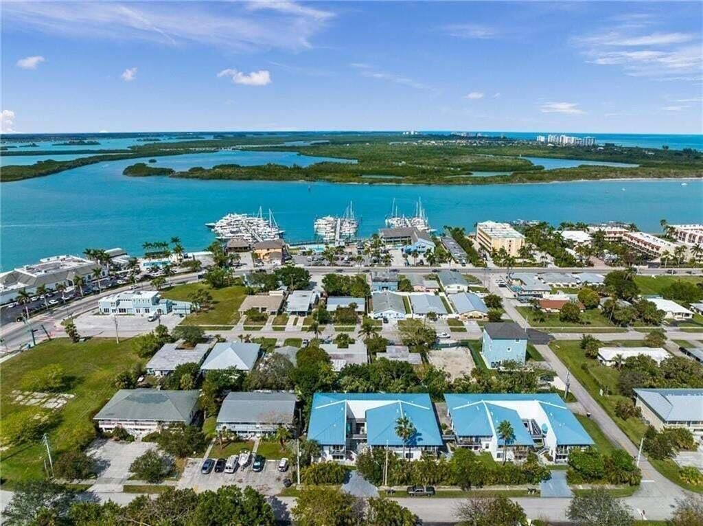 1180 Carlton Court, Unit 207B, Fort Pierce, FL 34949 Photo