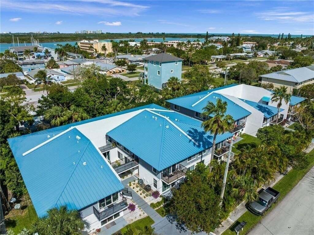 1180 Carlton Court, Unit 207B, Fort Pierce, FL 34949 Photo