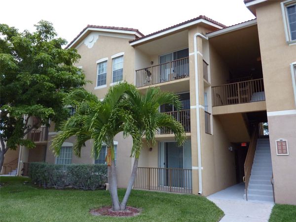 913 Villa Circle, Unit 913, Boynton Beach, FL 33435