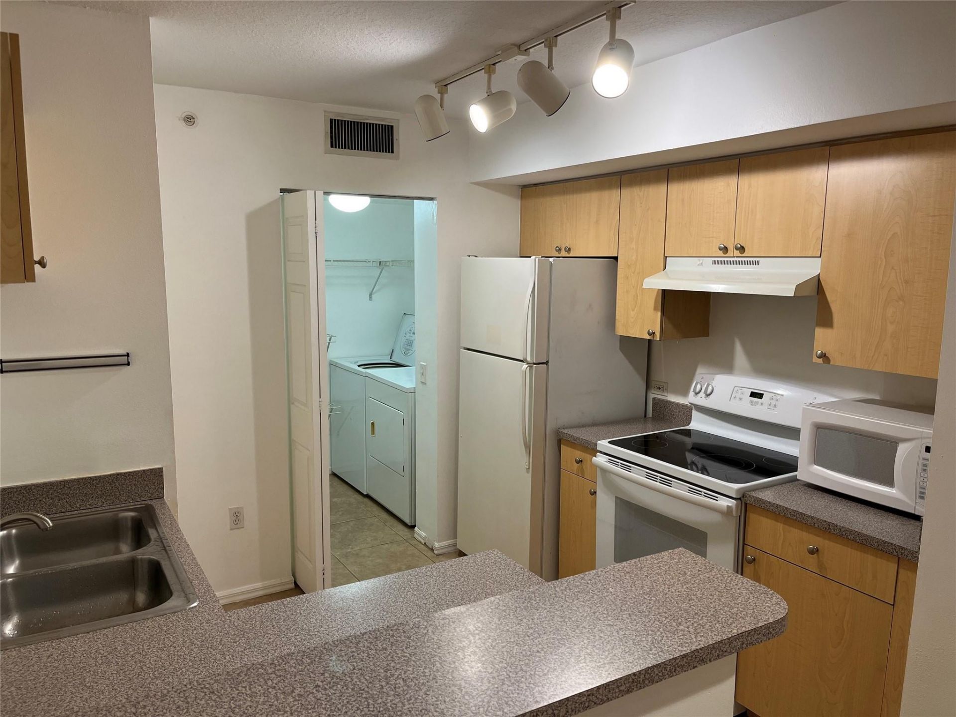 913 Villa Circle, Unit 913, Boynton Beach, FL 33435 Photo