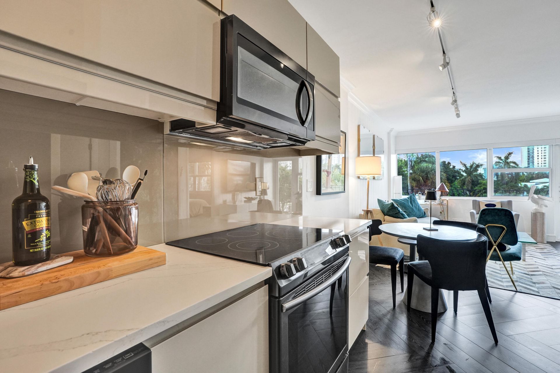 3250 NE 28th Street, Unit 306, Fort Lauderdale, FL 33308 Photo