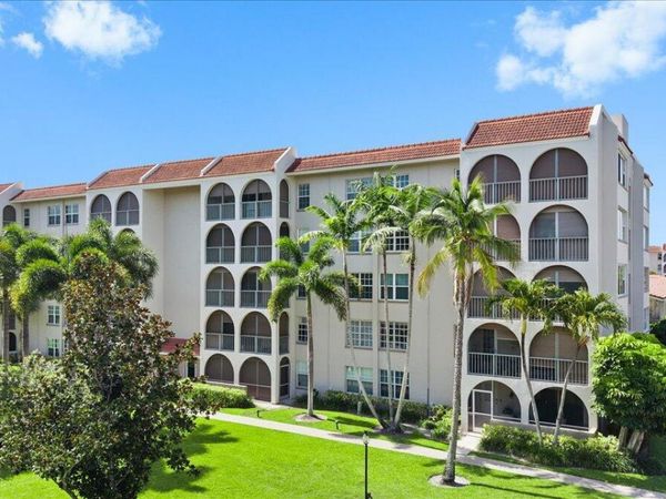 250 NE 20TH Street, Boca Raton, FL 33431