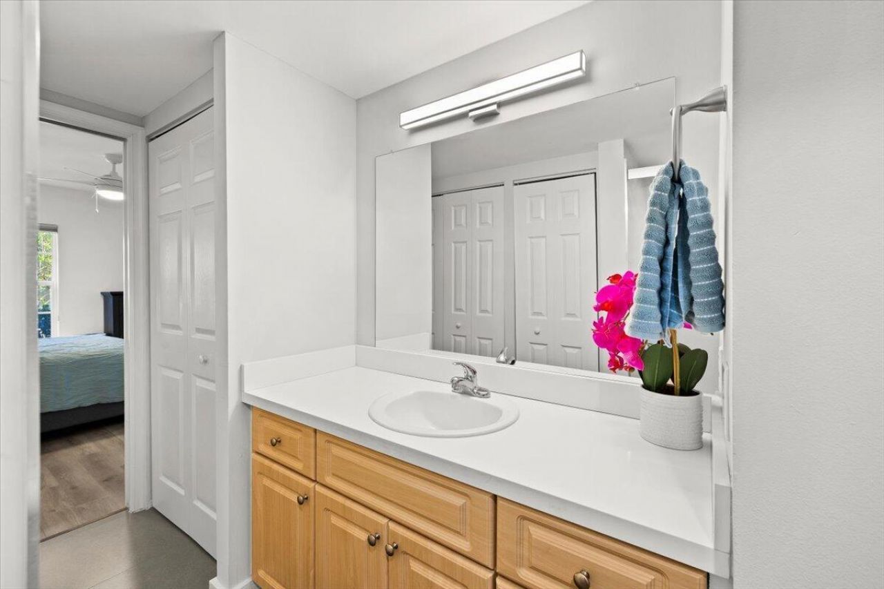 250 NE 20th Street, Boca Raton, FL 33431 Photo