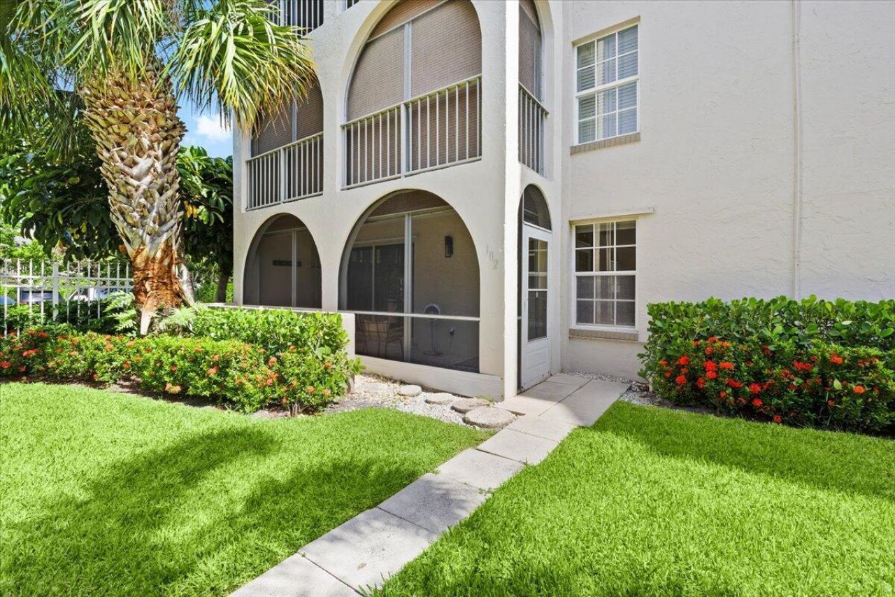 250 NE 20th Street, Boca Raton, FL 33431 Photo