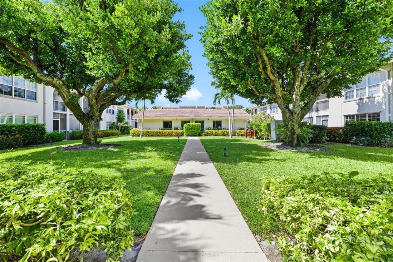 250 NE 20th Street, Boca Raton, FL 33431 Photo