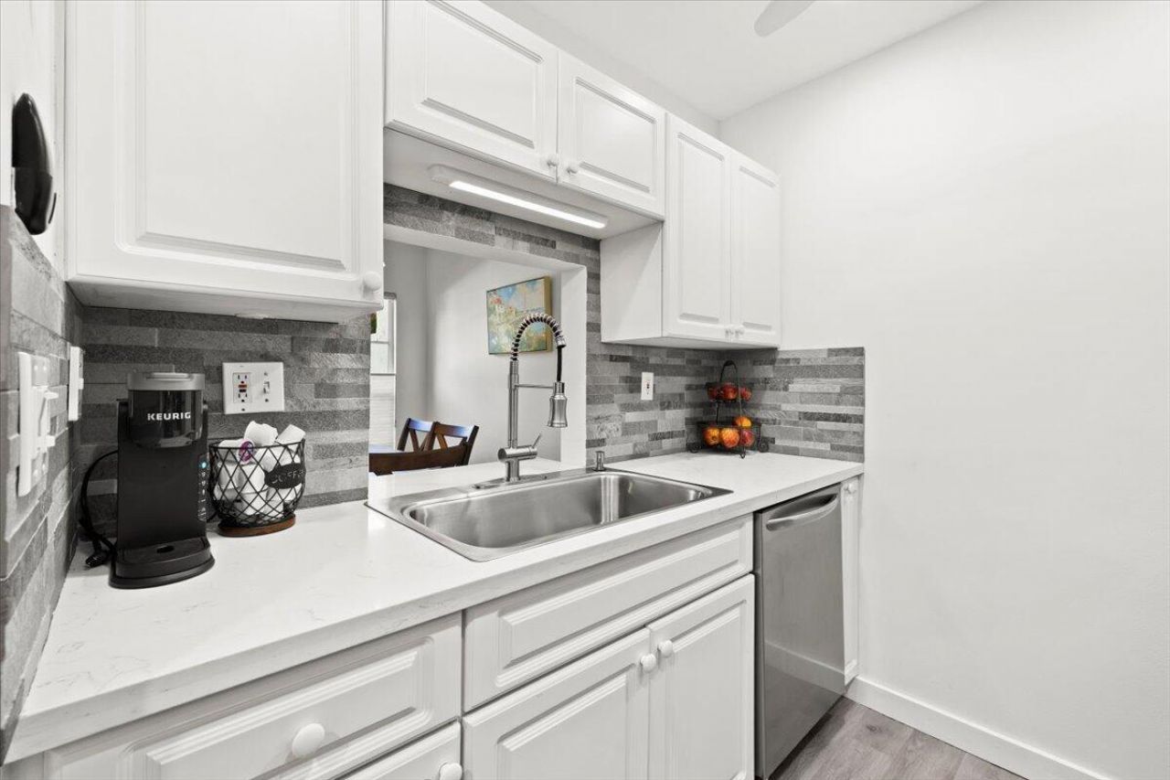 250 NE 20th Street, Boca Raton, FL 33431 Photo