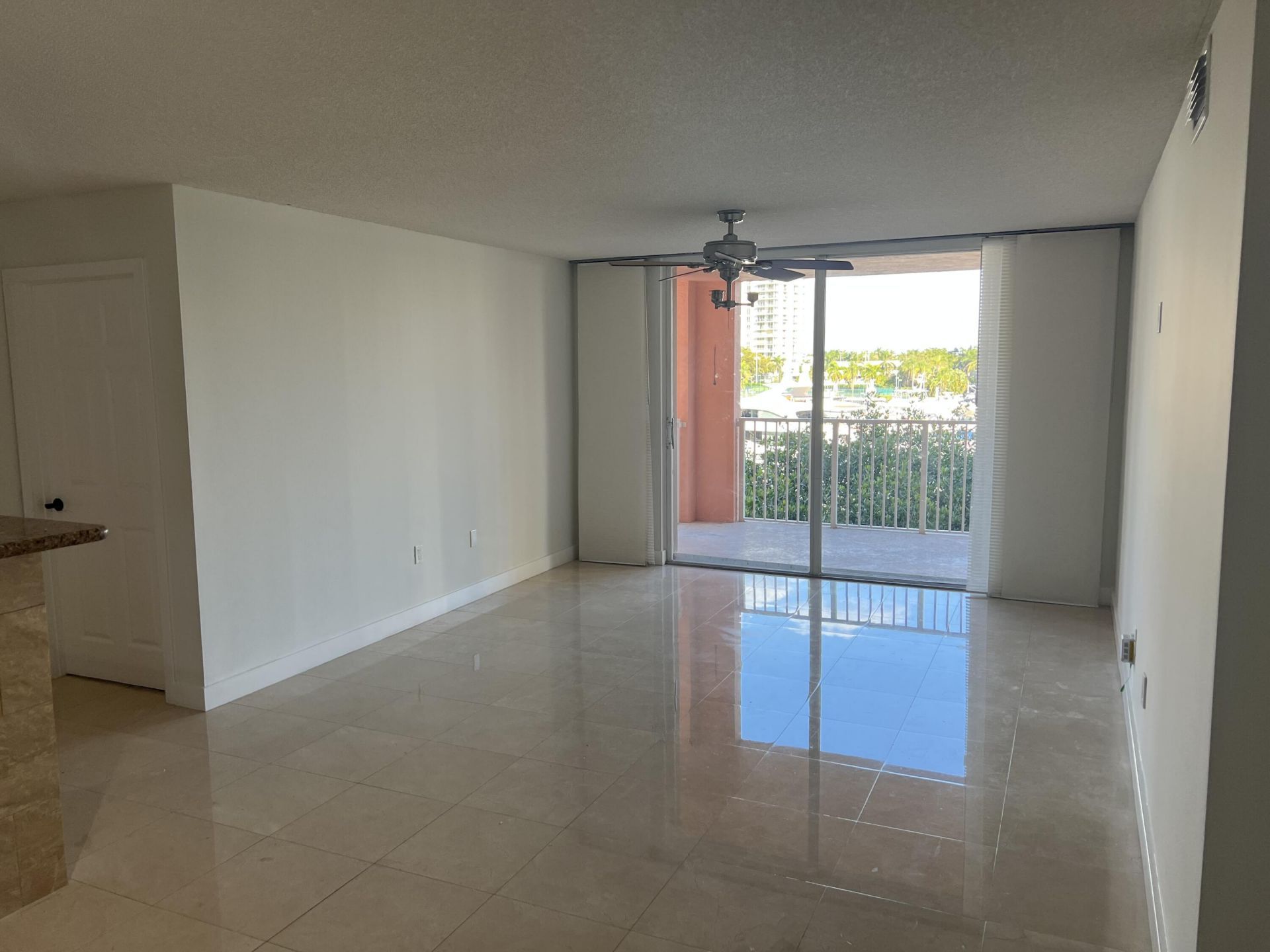 19655 E Country Club Drive, Unit 6404, Aventura, FL 33180 Photo