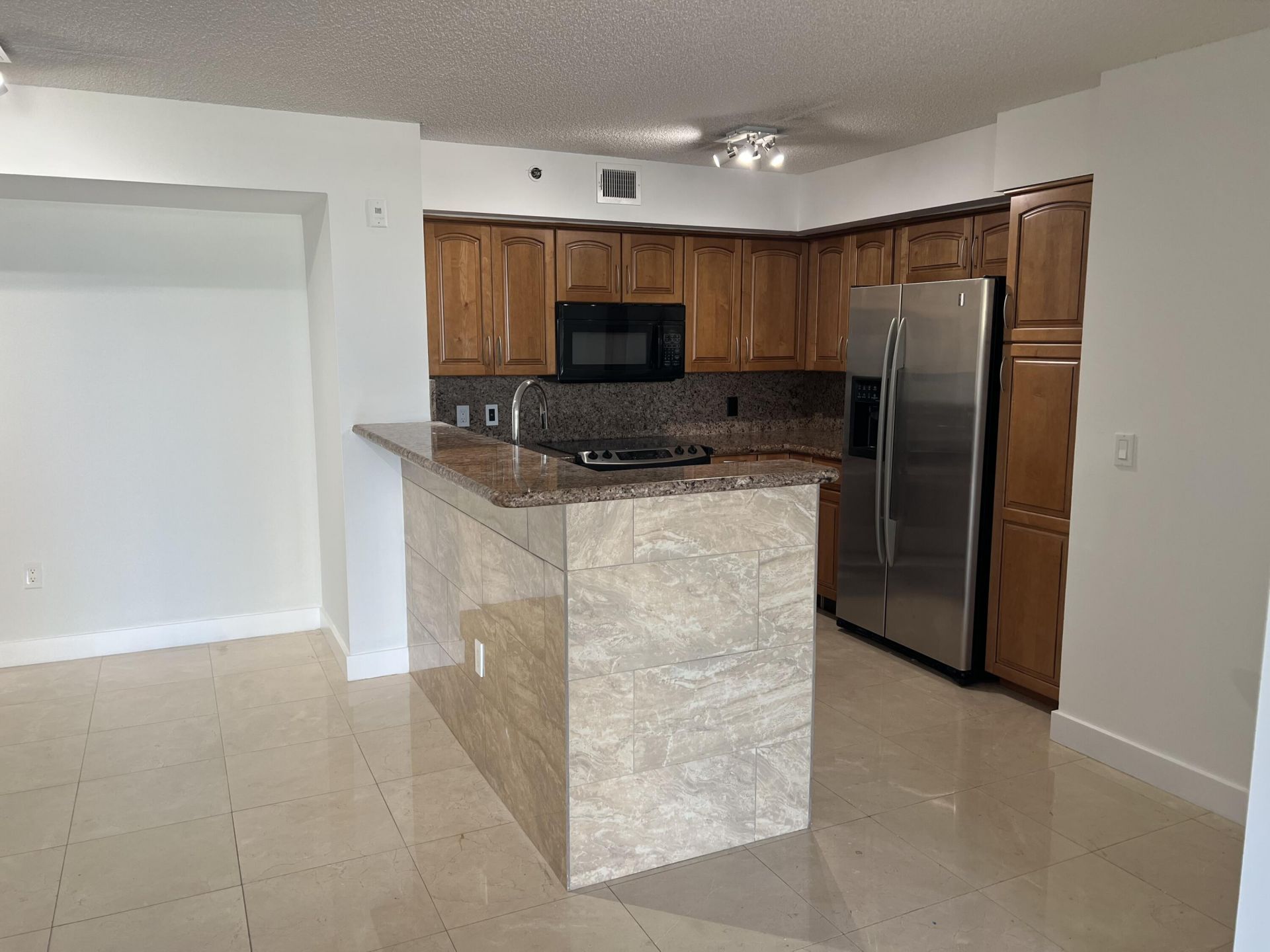 19655 E Country Club Drive, Unit 6404, Aventura, FL 33180 Photo