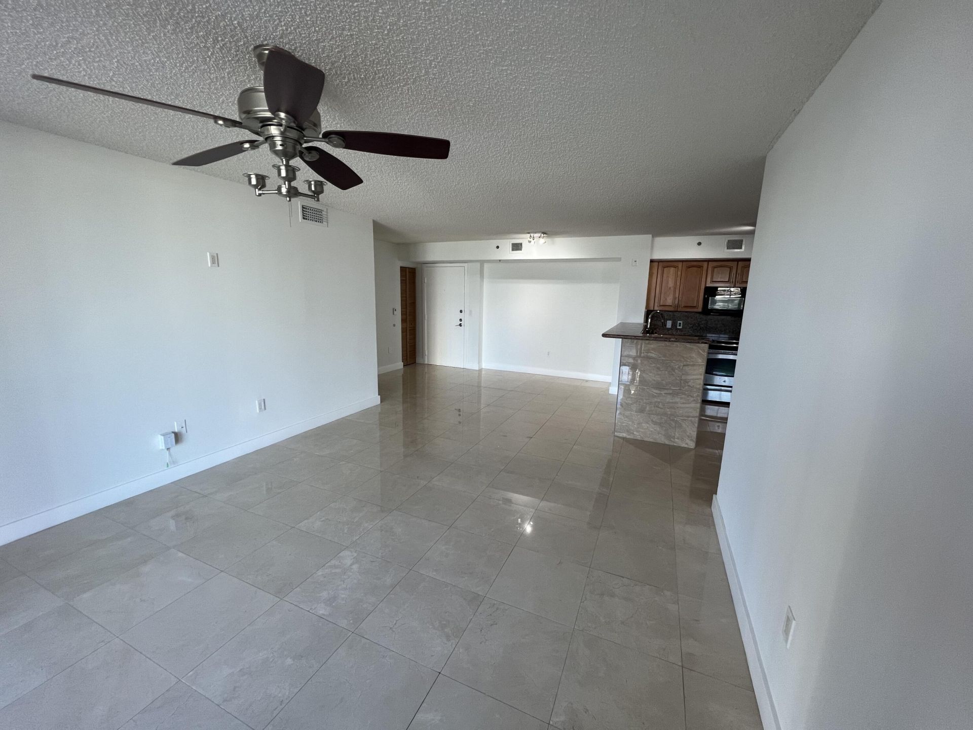 19655 E Country Club Drive, Unit 6404, Aventura, FL 33180 Photo