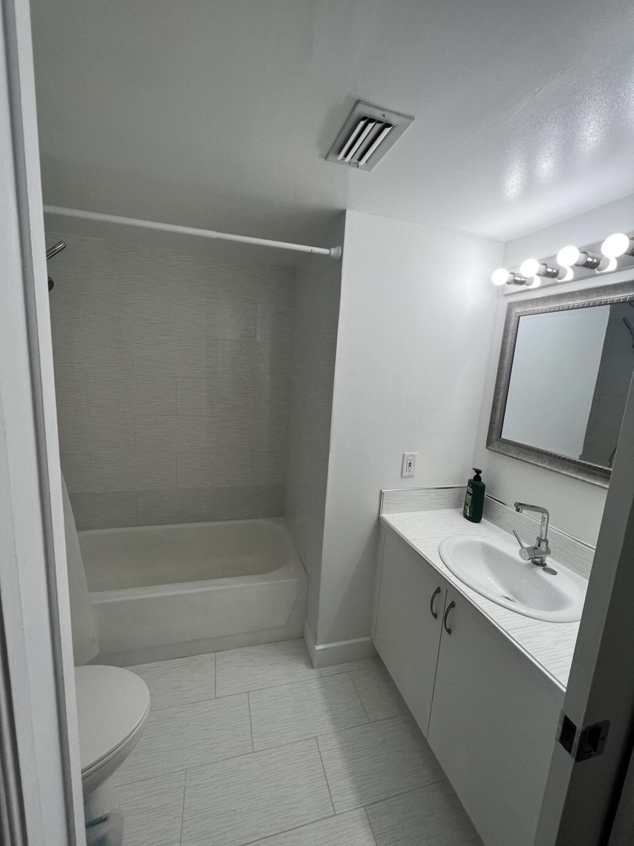 19655 E Country Club Drive, Unit 6404, Aventura, FL 33180 Photo