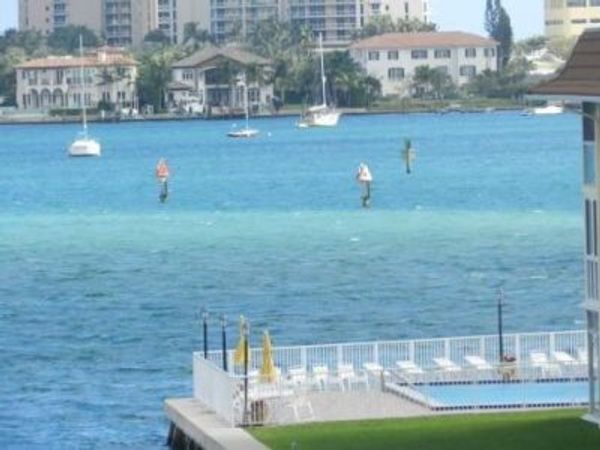 2936 LAKE SHORE Drive, Unit 309, Riviera Beach, FL 33404