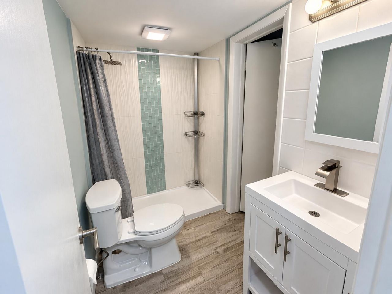 2936 Lake Shore Drive, Unit 309, Riviera Beach, FL 33404 Photo
