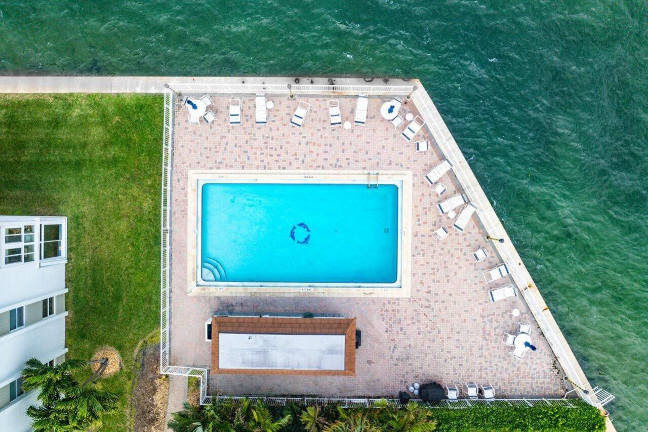 2936 Lake Shore Drive, Unit 309, Riviera Beach, FL 33404 Photo