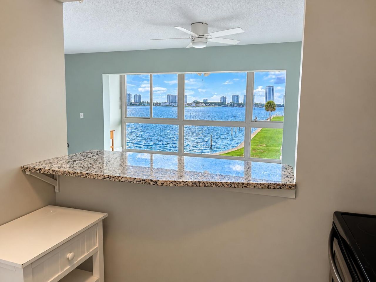 2936 Lake Shore Drive, Unit 309, Riviera Beach, FL 33404 Photo