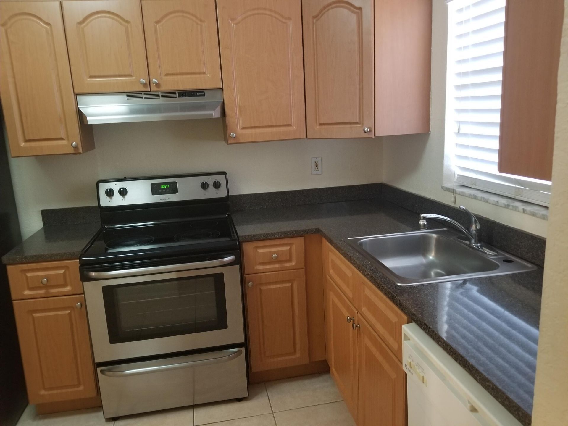 120 Sparrow Drive, Unit 211, Royal Palm Beach, FL 33411 Photo