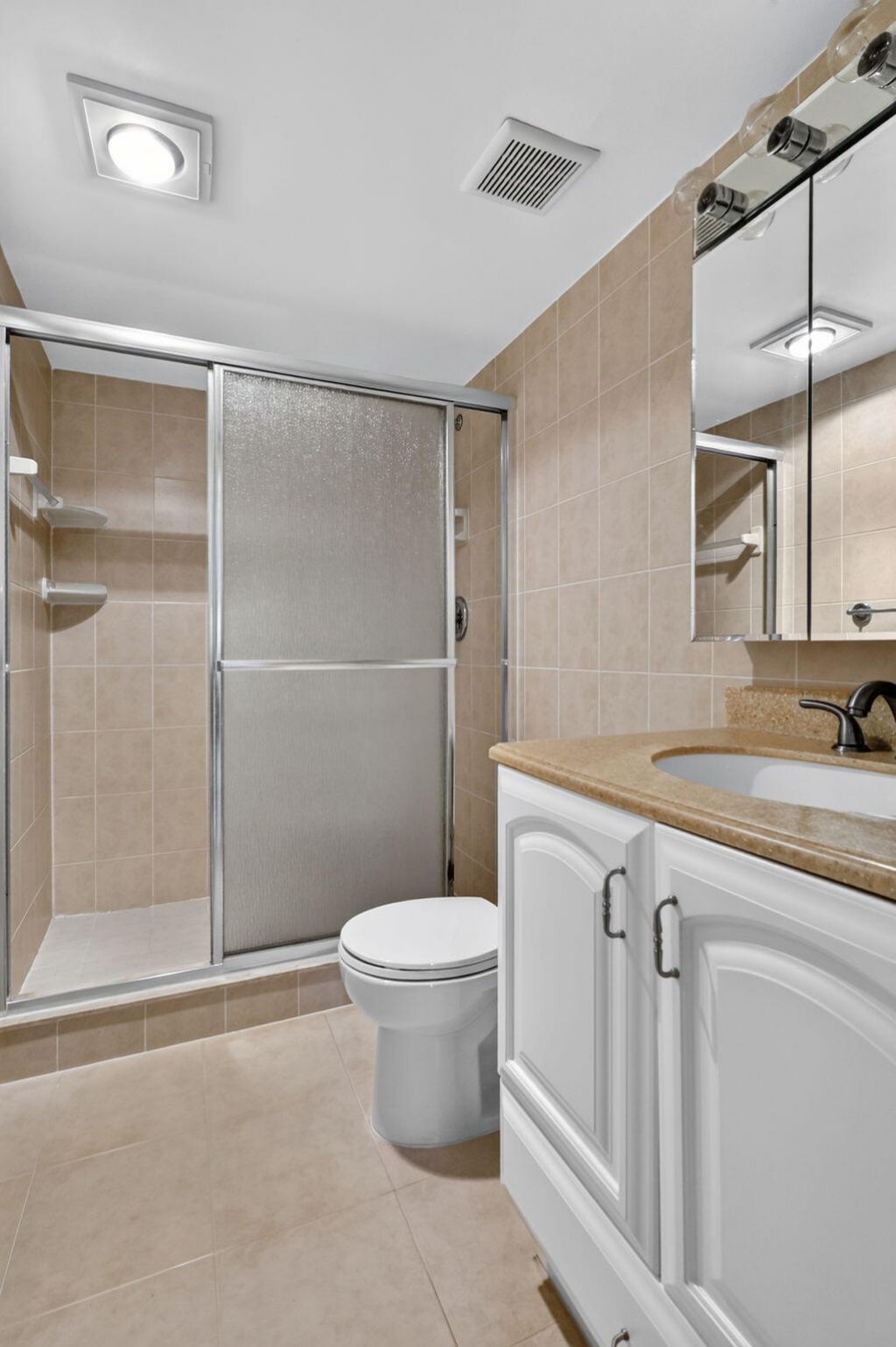 750 NE 199th Street, Unit 204H, Miami, FL 33179 Photo