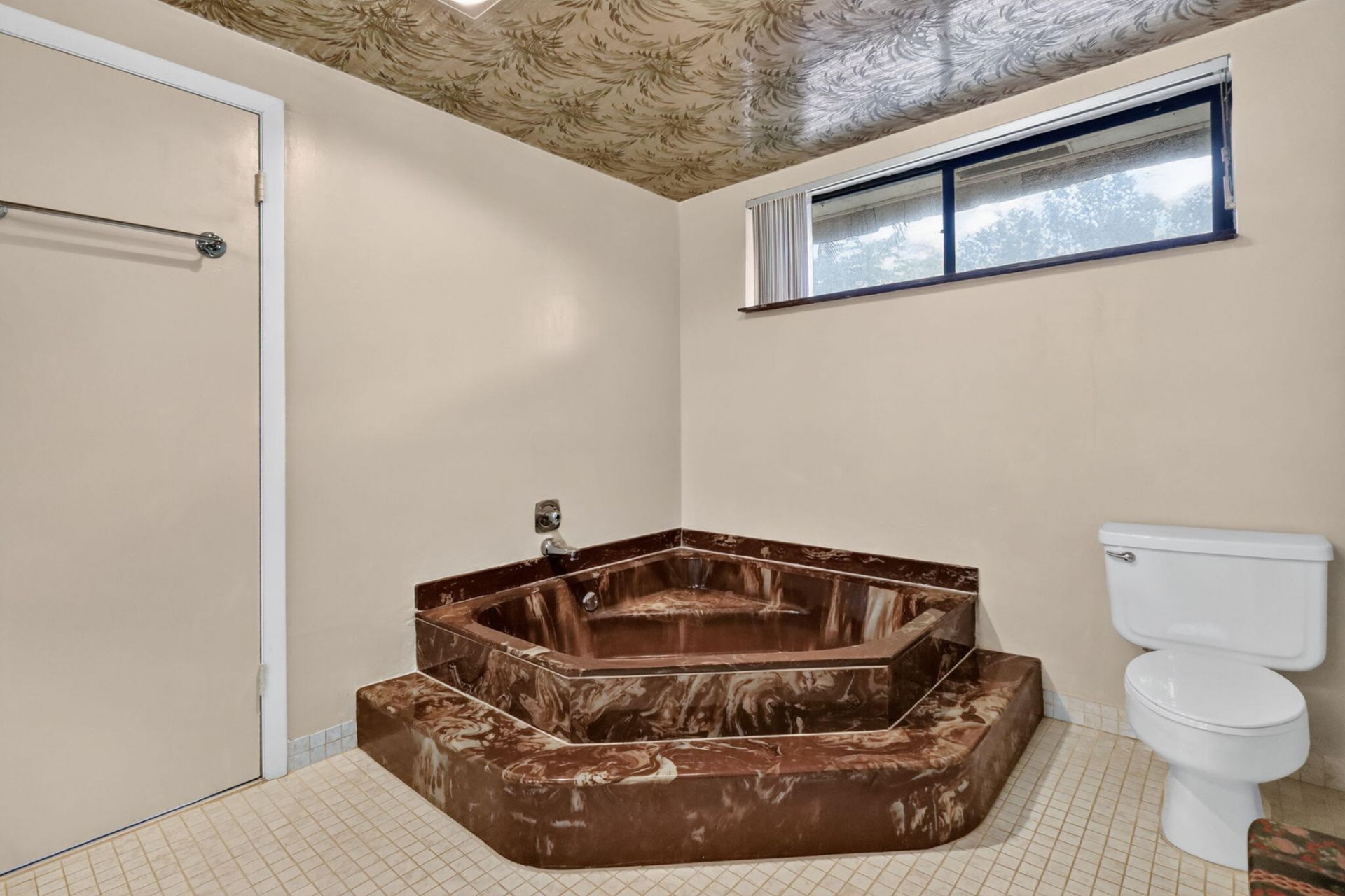 750 NE 199th Street, Unit 204H, Miami, FL 33179 Photo