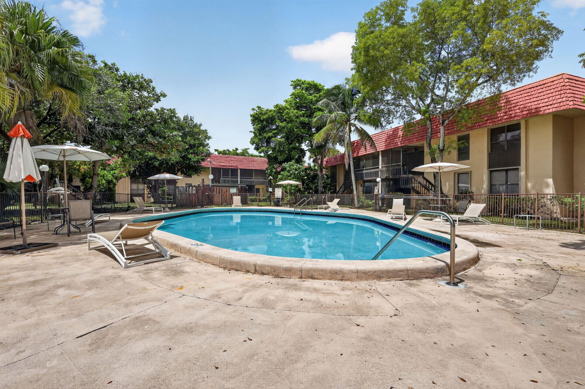 750 NE 199th Street, Unit 204H, Miami, FL 33179 Photo