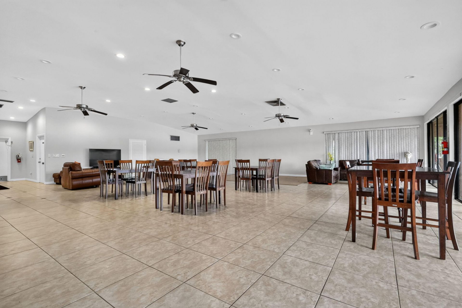 750 NE 199th Street, Unit 204H, Miami, FL 33179 Photo
